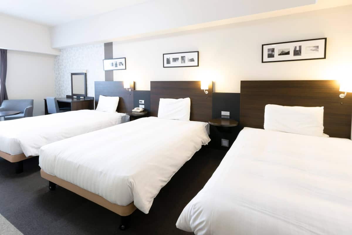 Family Room, 3 Single Beds, Non Smoking | In-room safe, desk, laptop workspace, blackout curtains