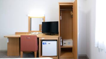 Caja de seguridad en la habitación y escritorio