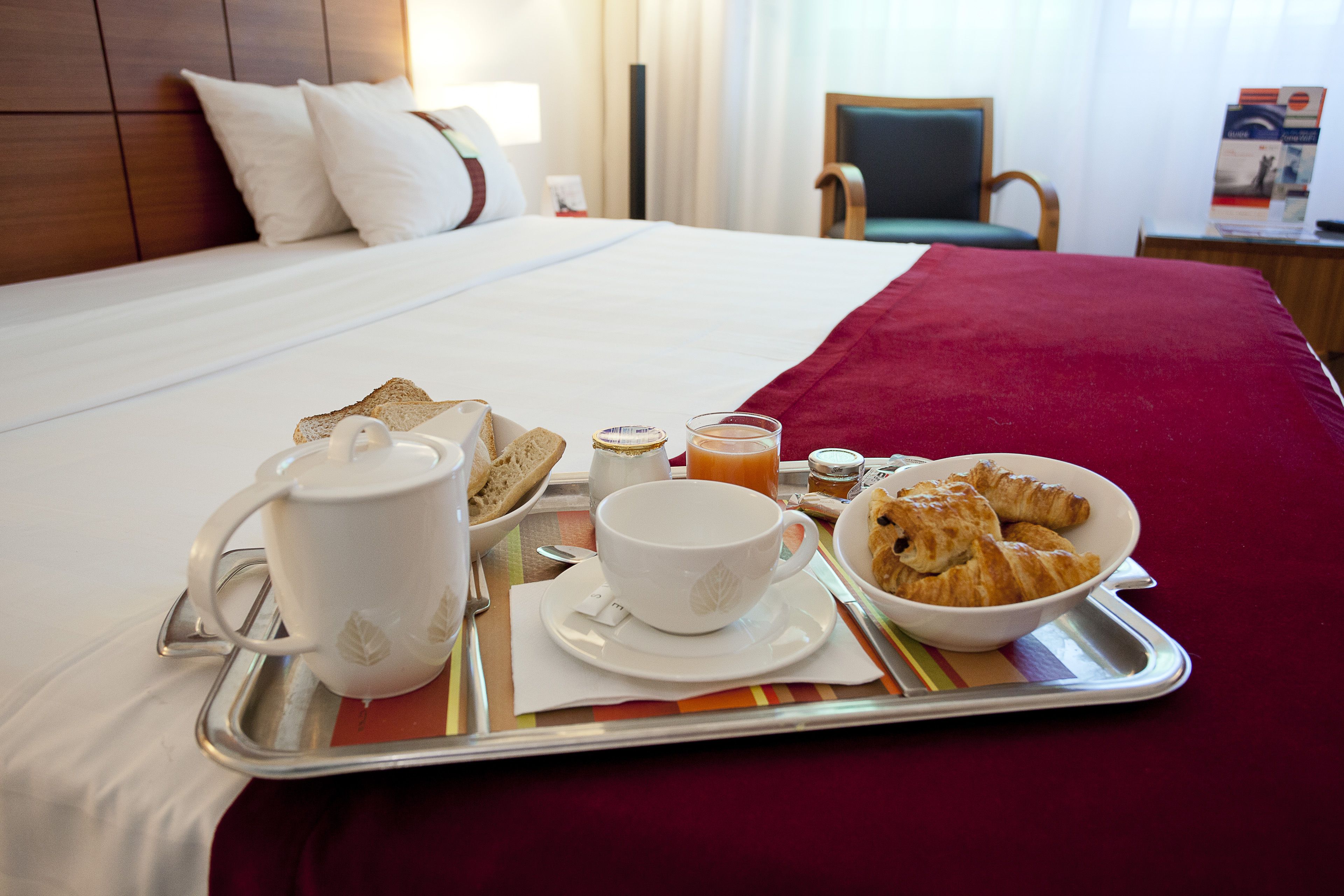 minibar, in-room safe, desk, blackout curtains