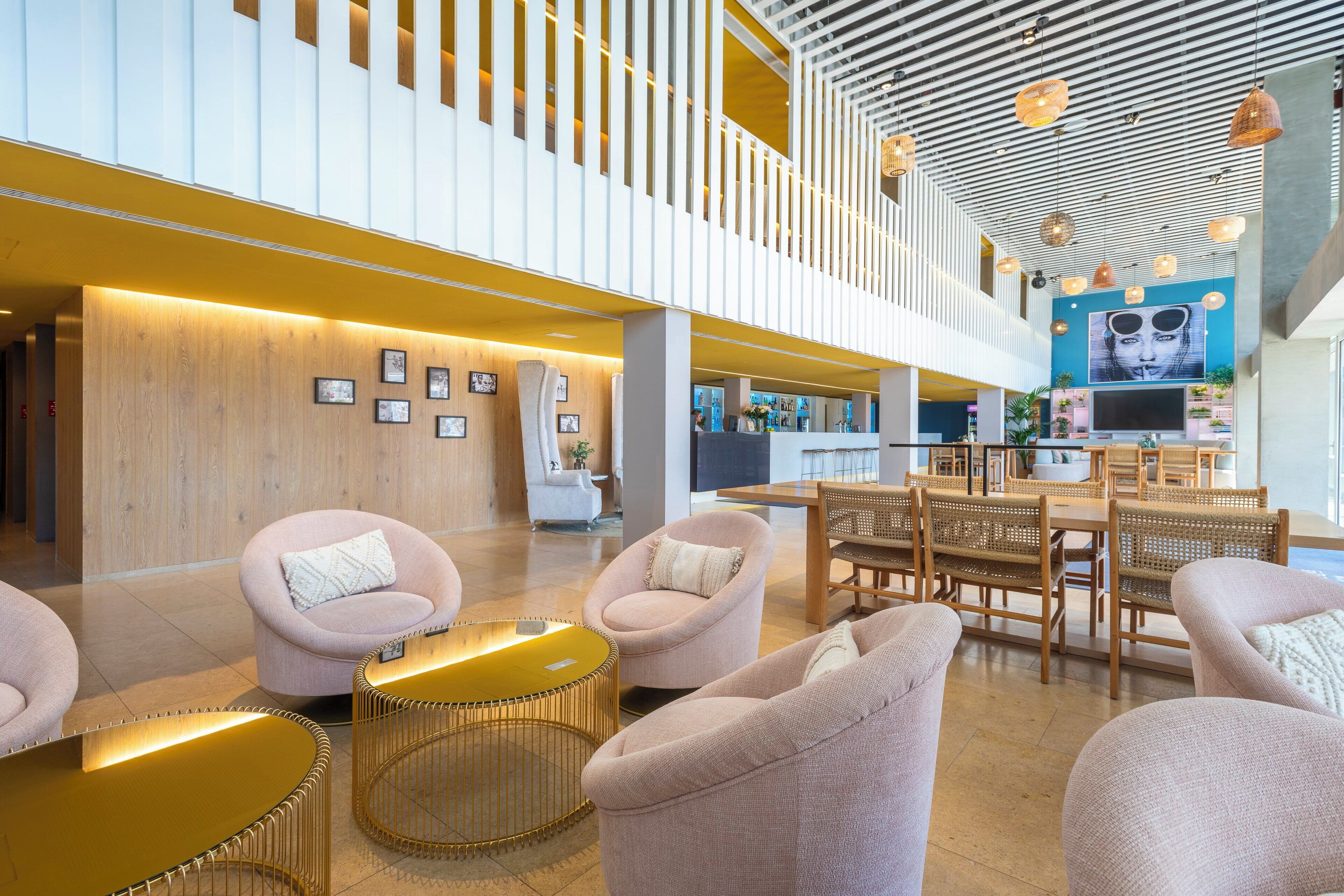 ロビーラウンジ