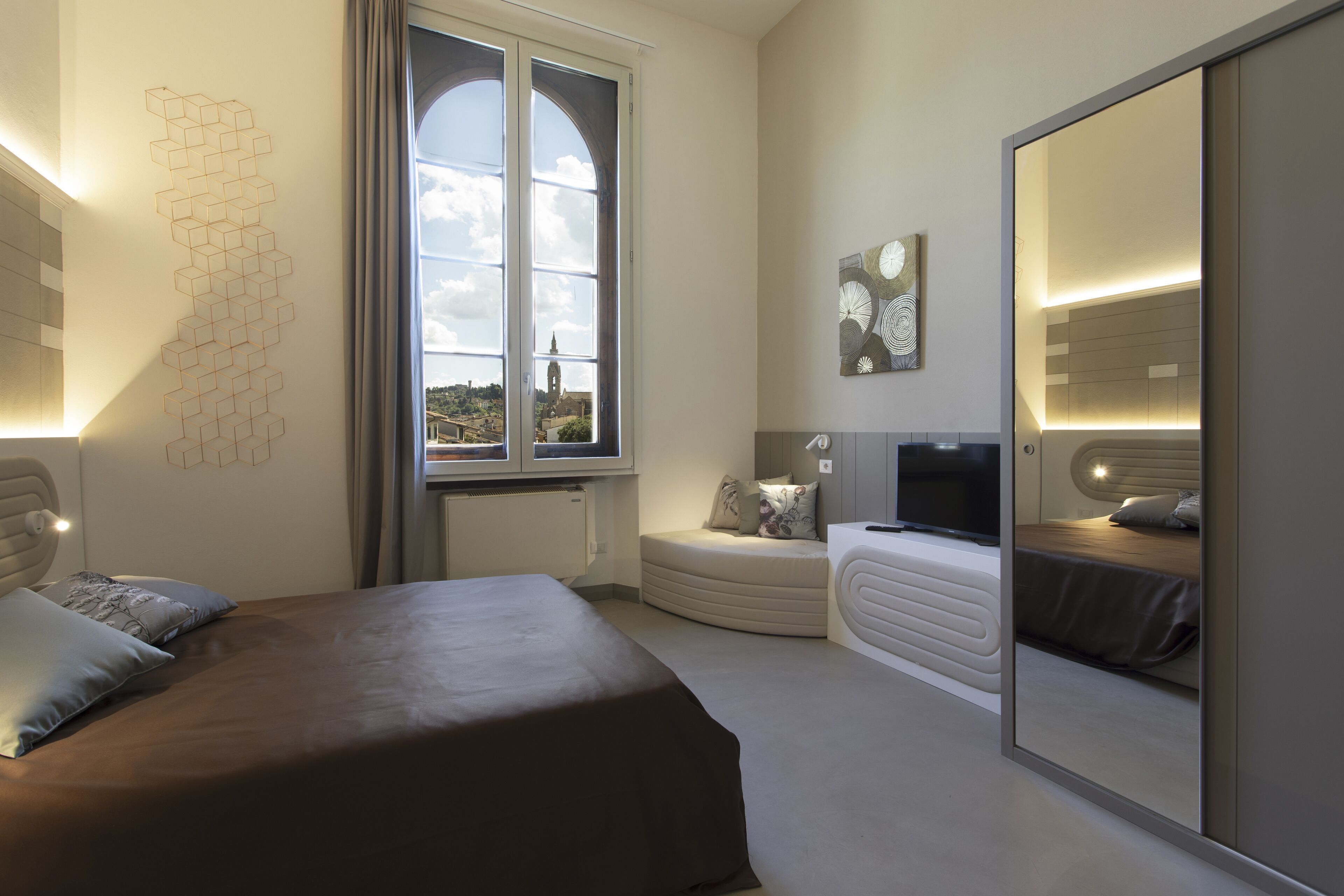 1 bedroom, premium bedding, down duvets, desk