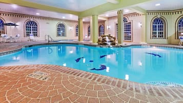 Indendørs pool