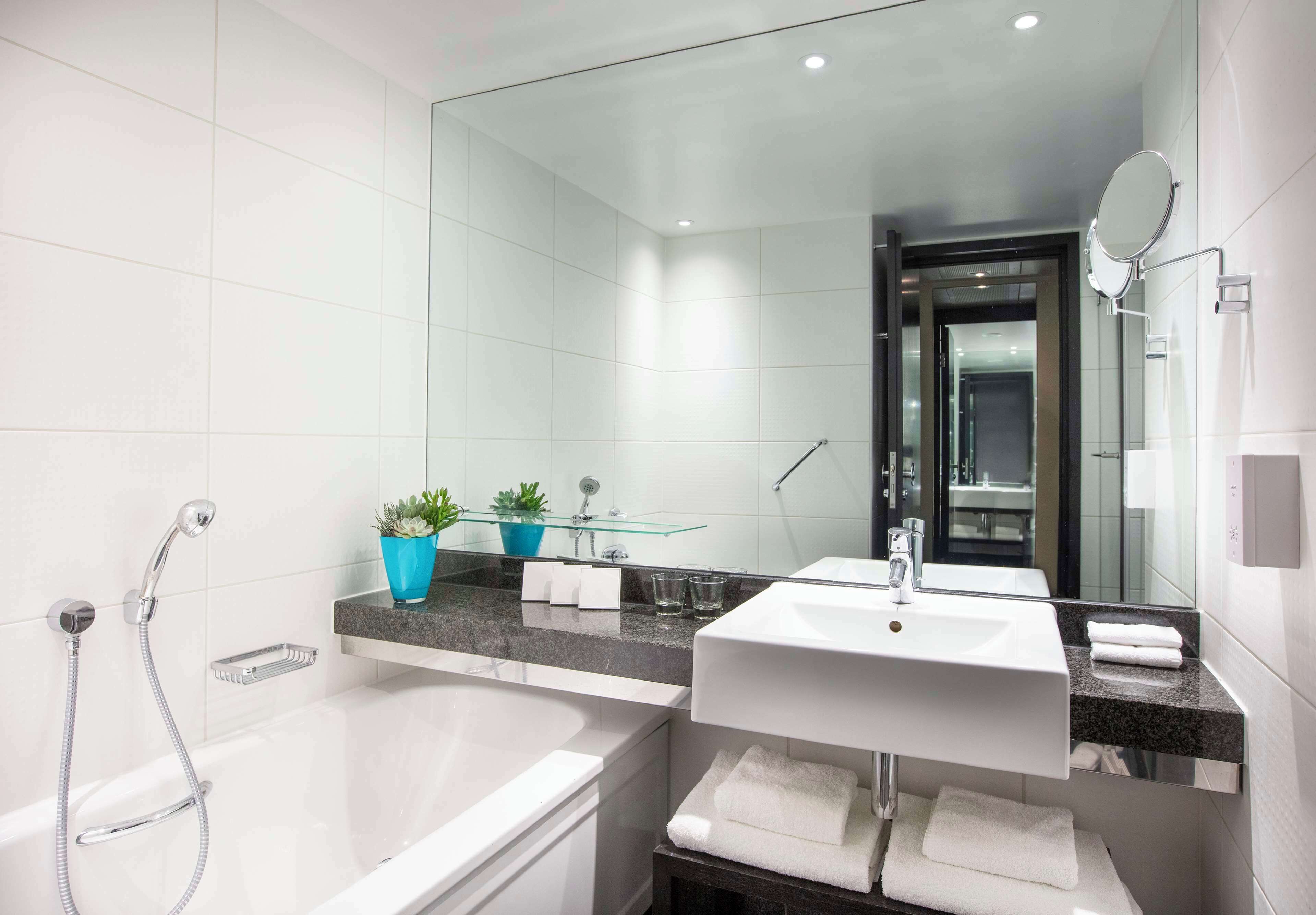 Photo - Park Plaza London Riverbank