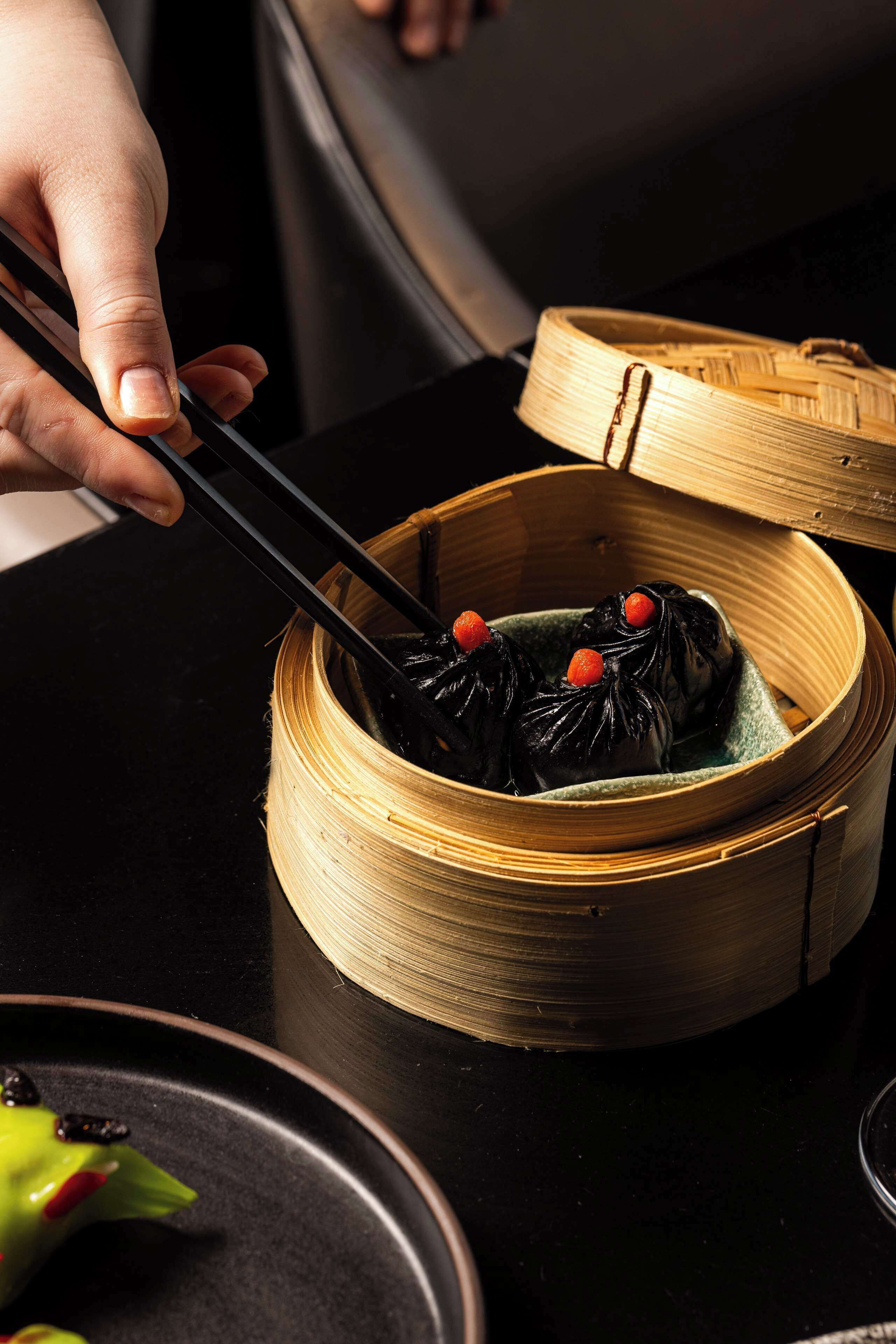 breakfast, lunch, dinner served; international cuisine