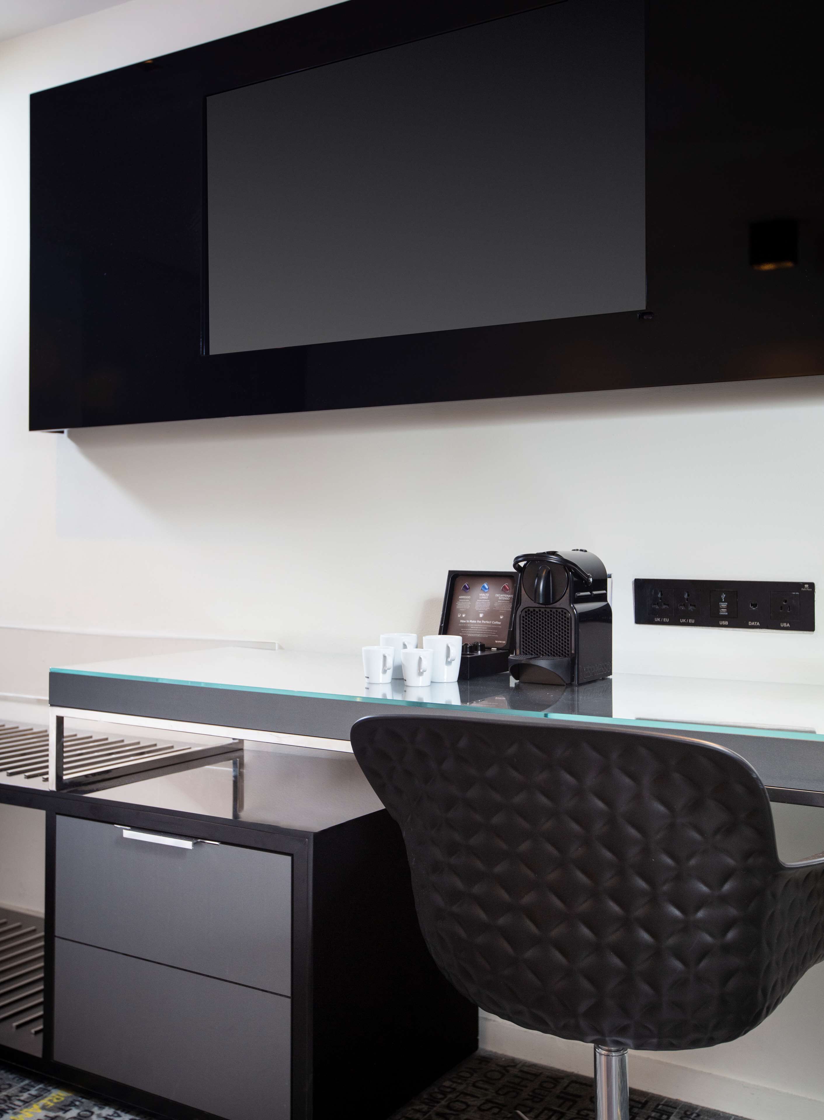 studio room-sofa bed-1 double | 1 bedroom, hypo-allergenic bedding, minibar, in-room safe