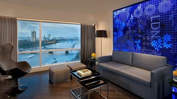 Suite, 1 Schlafzimmer, Balkon, Flussblick | 1 Schlafzimmer, Allergikerbettwaren, Minibar, Zimmersafe