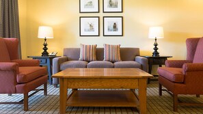 32-inch TV with cable channels, fireplace, DVD player - Mountain Run at Boyne (Boyne Falls)