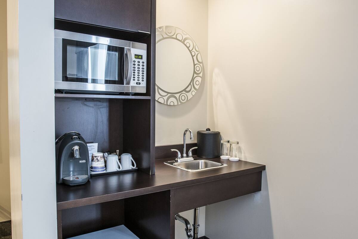 signature suite | microwave