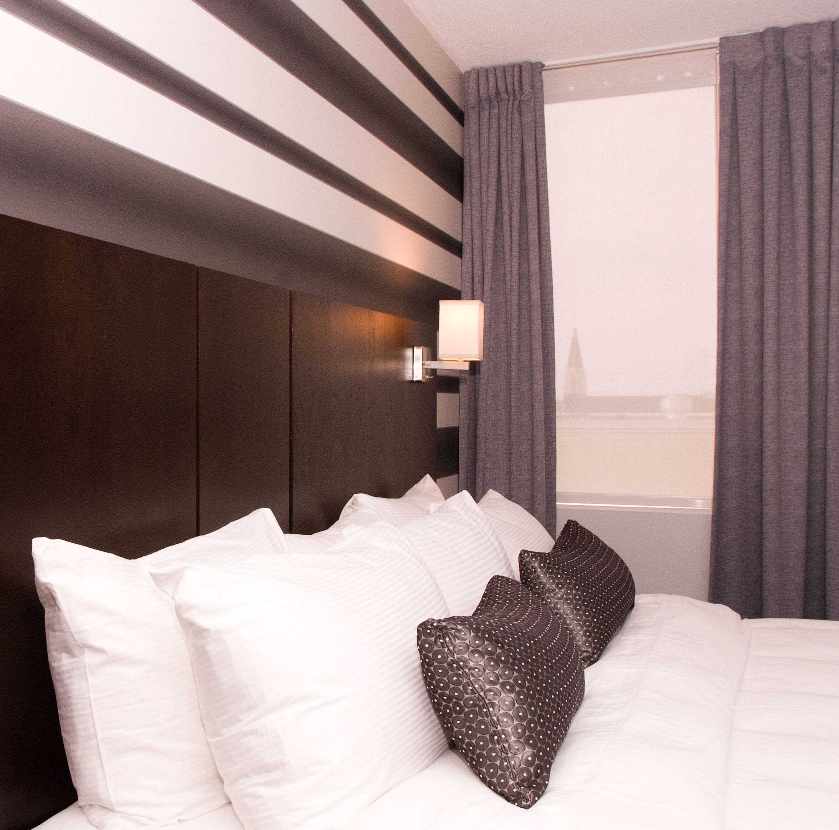 Junior Suite | Desk, blackout drapes, soundproofing, iron/ironing board