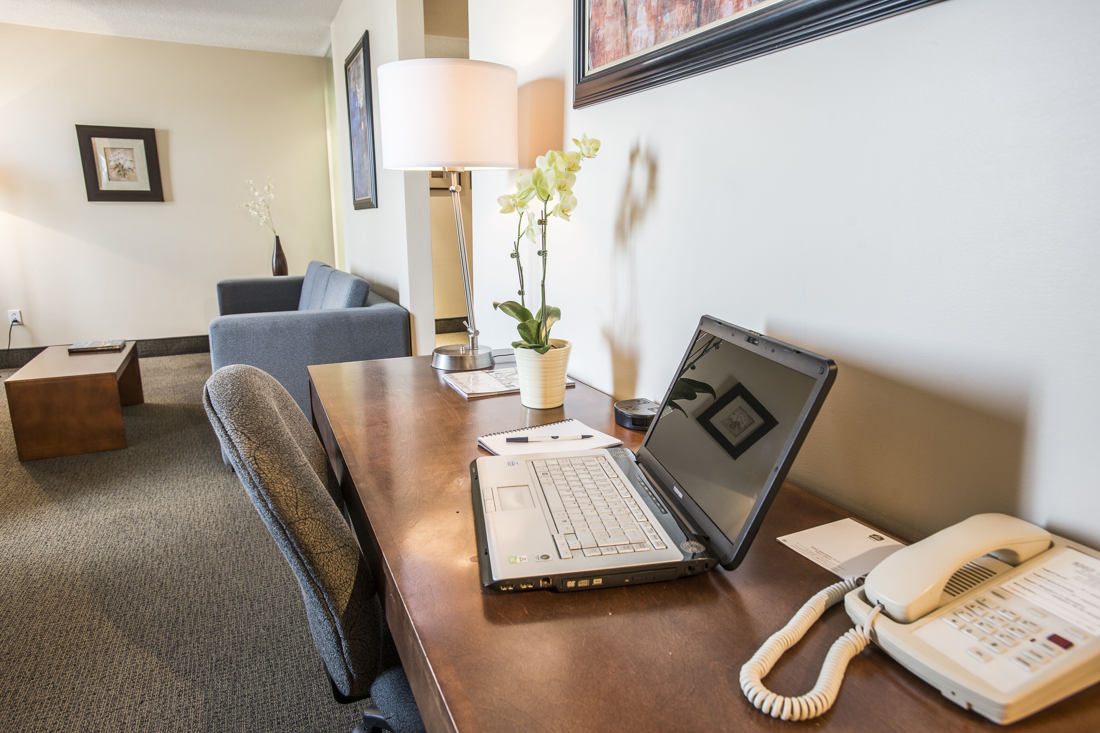 signature suite | in-room business centre