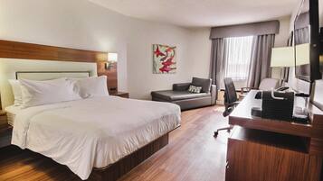 Habitación, 1 cama de matrimonio, materiales antialérgicos | Escritorio, cortinas opacas, sistema de insonorización
