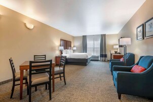 Family Suite, Multiple Beds, Non Smoking | Down comforters, desk, iron/ironing board, free cribs/infant beds
