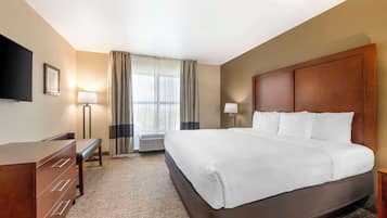 Familiesuite, flere senger, ikke-røyk | Dundyner, skrivebord, strykejern/-brett og barnesenger (inkludert)