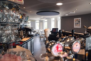 Bar (on property) - Ibis Styles Charleroi Airport Aero44 (Charleroi)