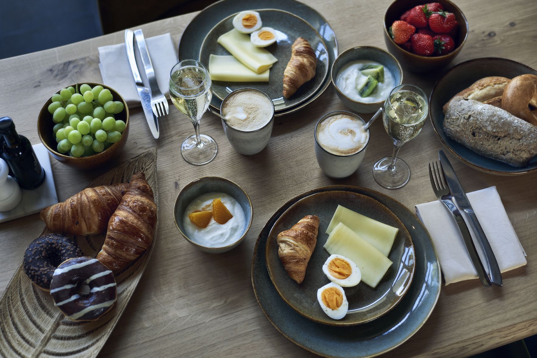 daily buffet breakfast (eur 20 per person)