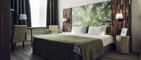 Safe på rommet, skrivebord, wi-fi (inkludert) og sengetøy