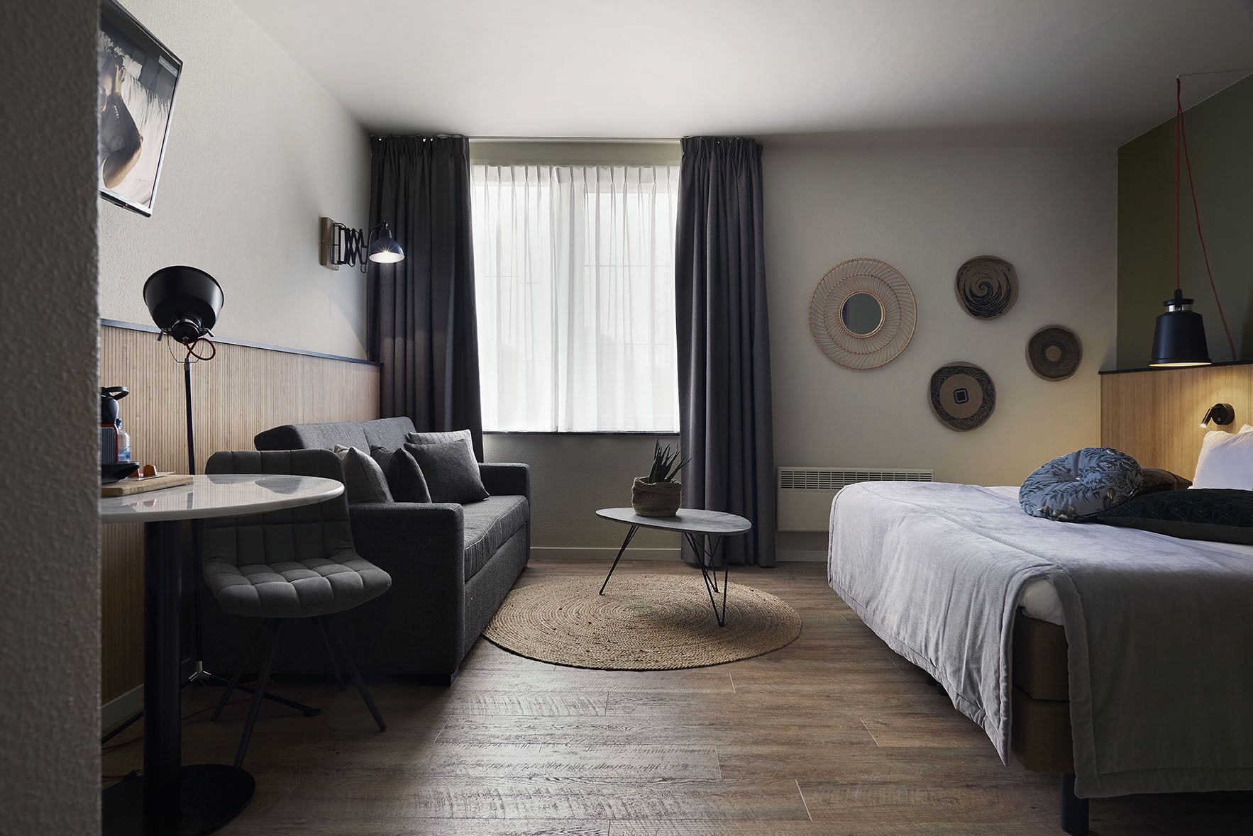 superior double room | in-room safe, desk, free wifi, bed sheets