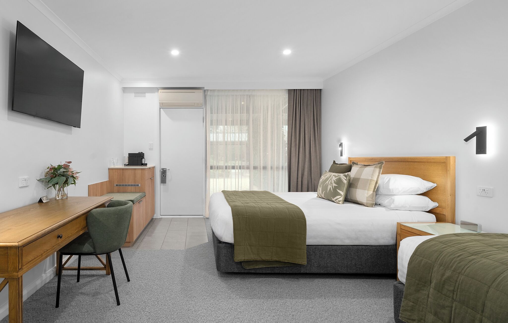 premier twin room | 1 bedroom, premium bedding, pillow-top beds, desk