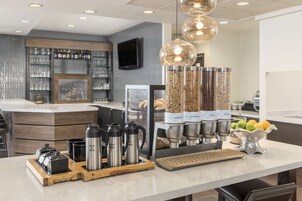 Desayuno buffet diario (USD 18.50 por persona)