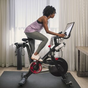 Room, 1 Bedroom (Peloton Bike) | Hypo-allergenic bedding, desk, blackout curtains, iron/ironing board - Hilton Garden Inn Scottsdale North/Perimeter Center (Scottsdale)
