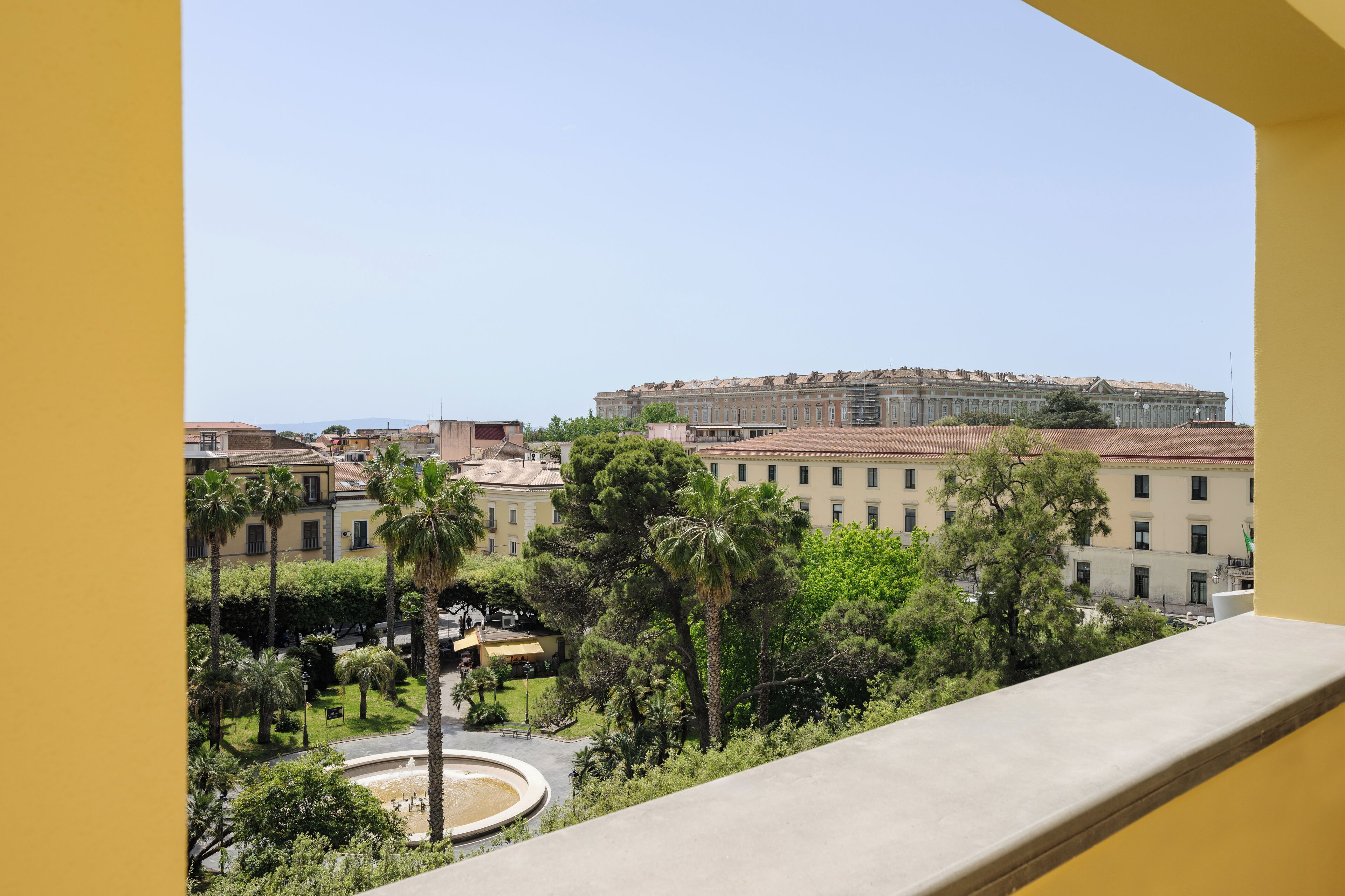 junior suite, balcony | 1 bedroom, minibar, in-room safe, desk