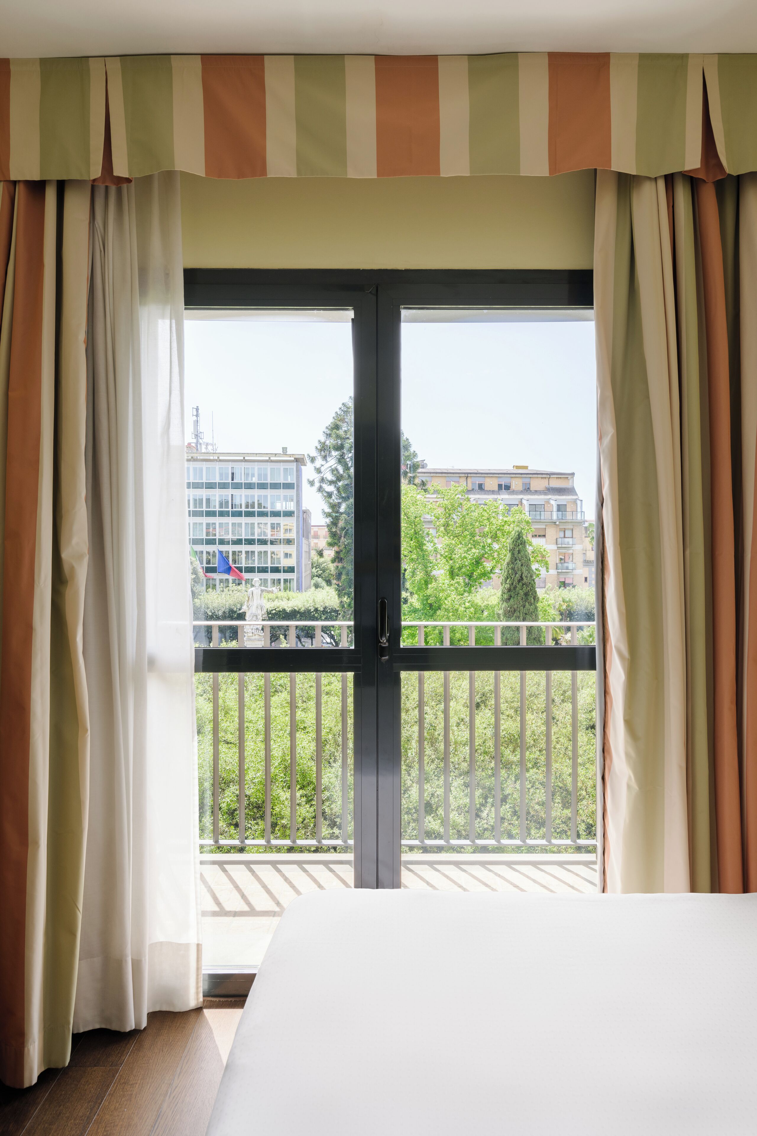 classic room | 1 bedroom, minibar, in-room safe, desk