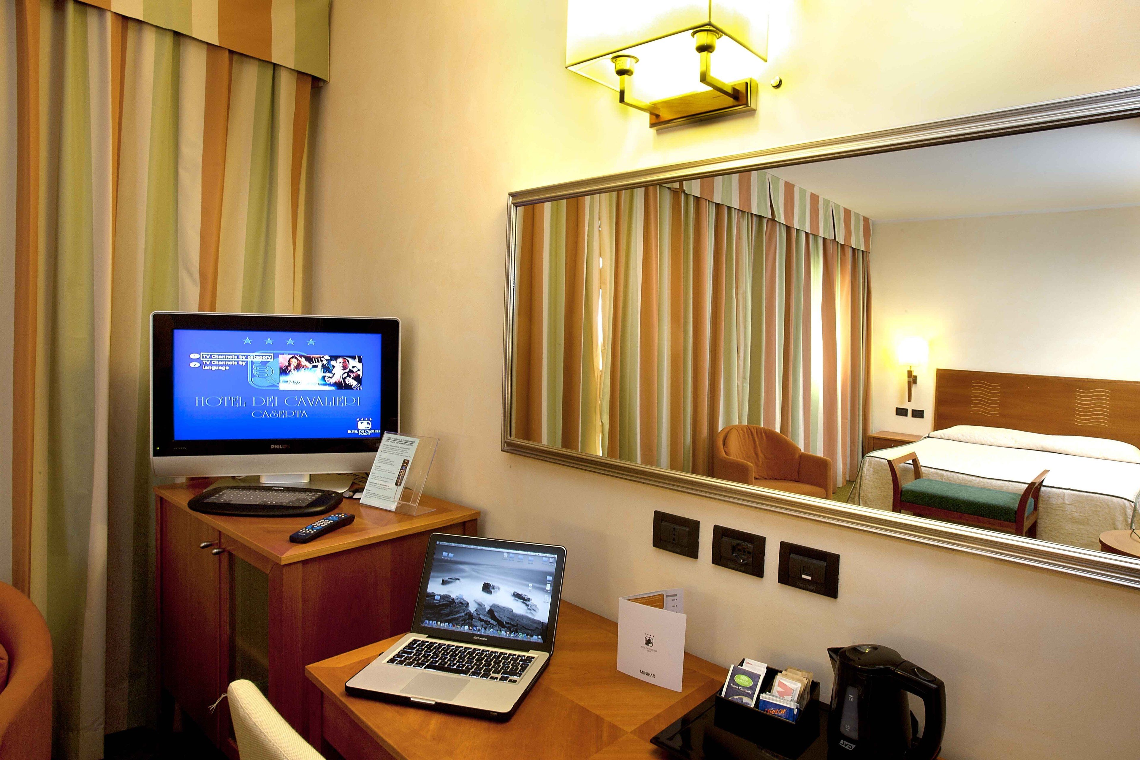 in-room business centre