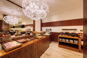 Daily buffet breakfast for a fee