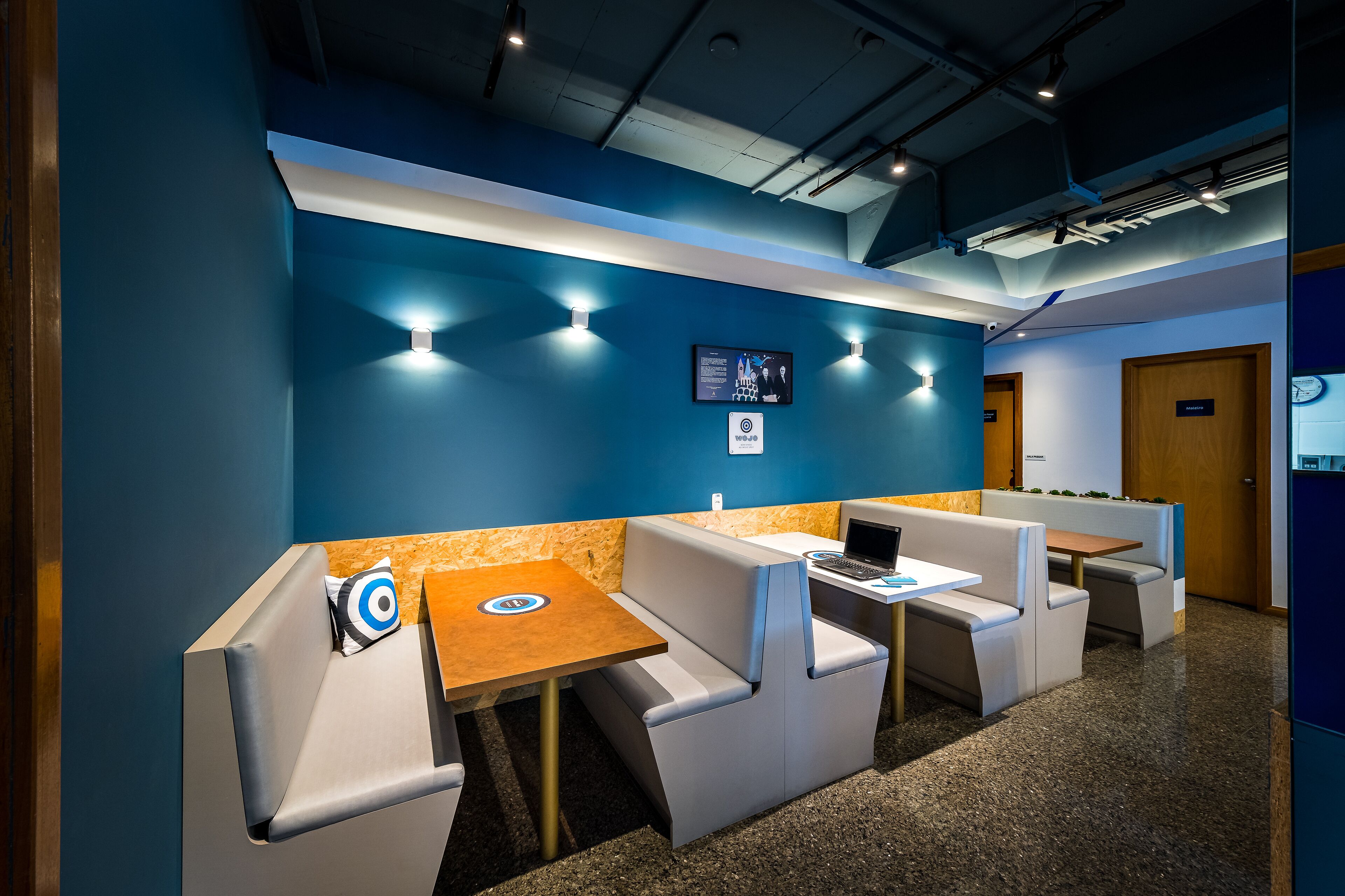 daily buffet breakfast (brl 35 per person)