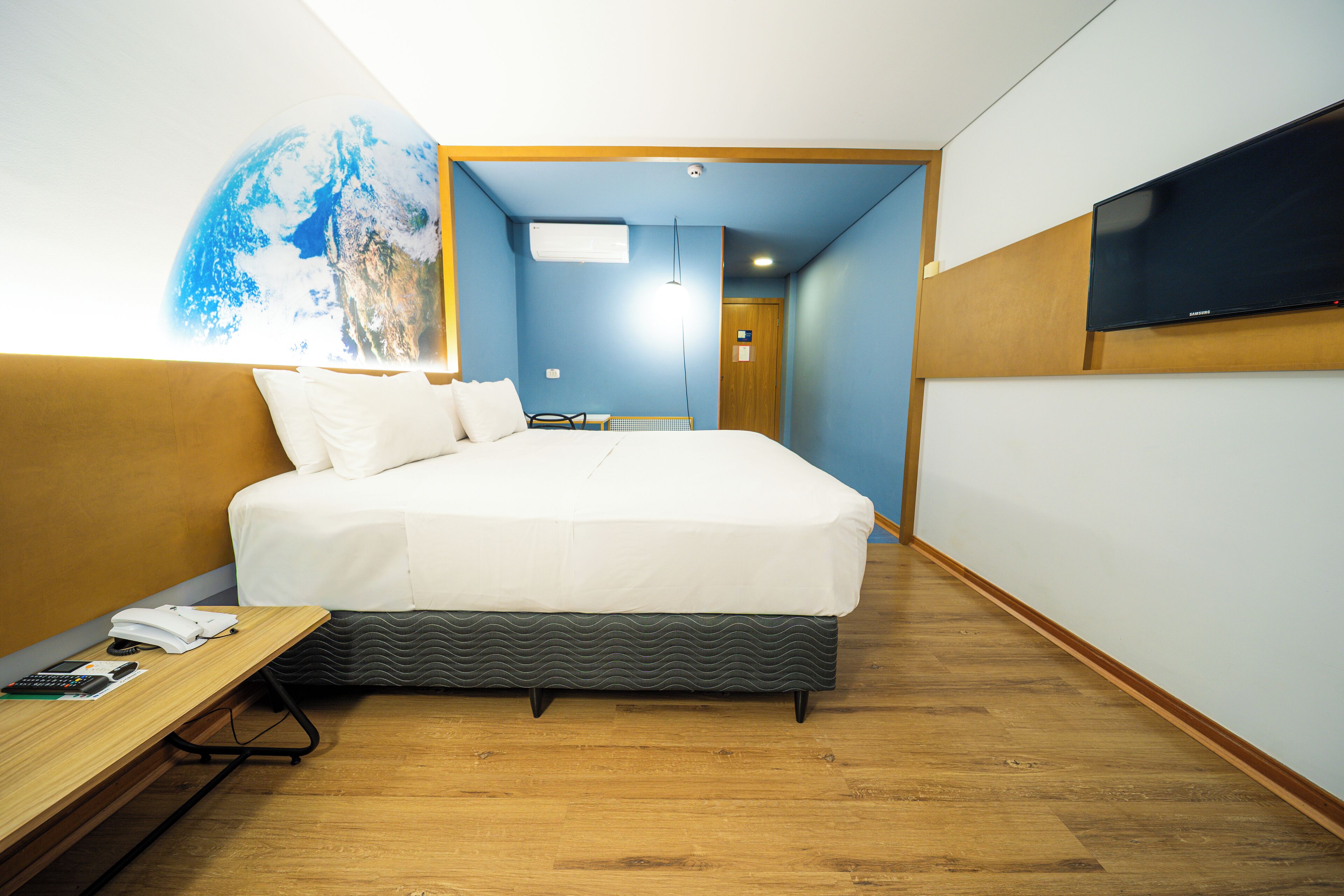 Minibar, in-room safe, individually decorated, individually furnished