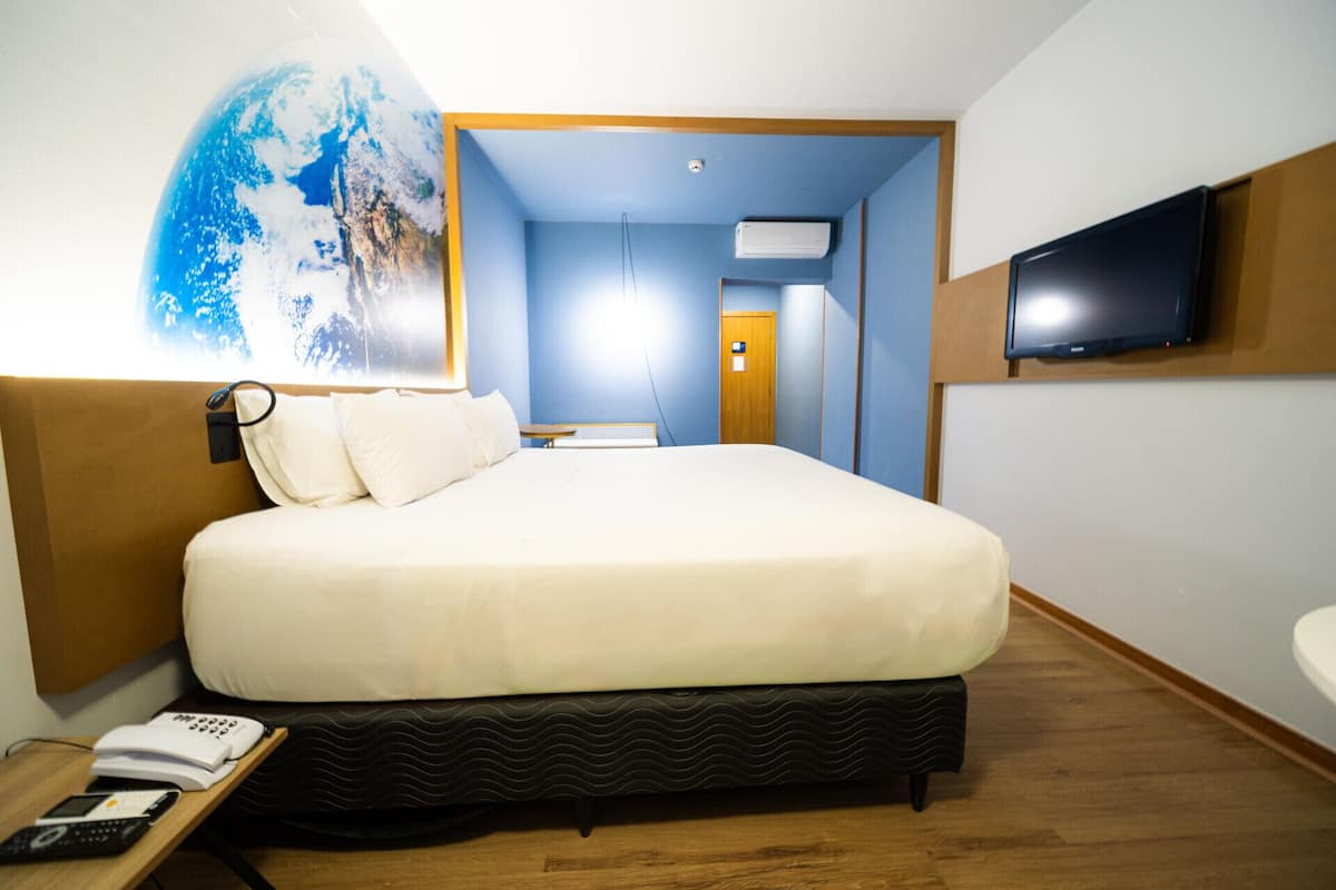 Minibar, Zimmersafe, individuell dekoriert, individuell eingerichtet