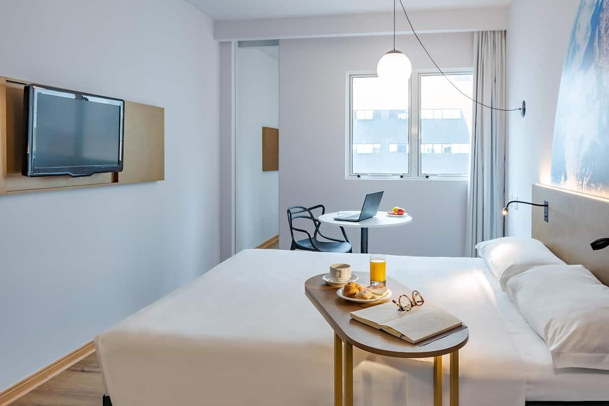 1 Schlafzimmer, Minibar, Zimmersafe, individuell dekoriert