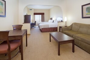 Hypo-allergenic bedding, in-room safe, desk, blackout curtains - Holiday Inn Denver-Parker-E470/Parker Road by IHG (Parker)