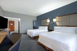 Premium bedding, in-room safe, desk, iron/ironing board - Hampton Inn Victoria (Victoria)