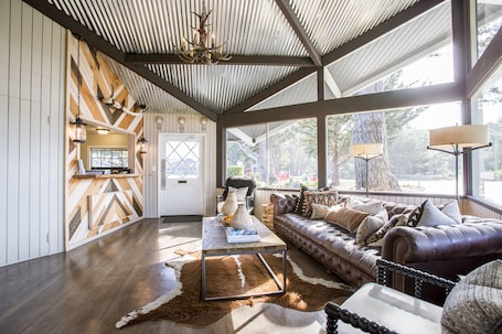 50-inch flat-screen TV with cable channels. Oceanpoint Ranch