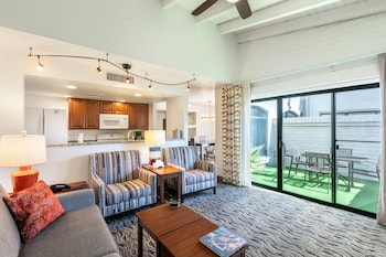 Three Bedroom Villa with Terrace (Barcelona) | 3 bedrooms, in-room safe, desk, iron/ironing board at Scottsdale Camelback Resort