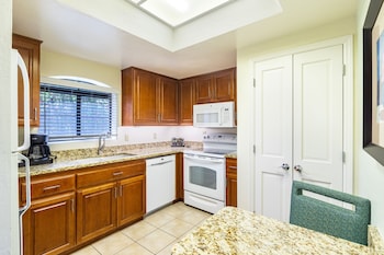 Deluxe Two Bedroom Villa with Terrace (Madeira) | Private kitchen | Fridge, microwave, stovetop, dishwasher at Scottsdale Camelback Resort