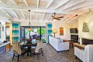 In-room safe, desk, iron/ironing board, rollaway beds - Scottsdale Camelback Resort (Scottsdale)