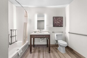Vòi sen/bồn tắm kết hợp, đồ dùng nhà tắm miễn phí, máy sấy tóc