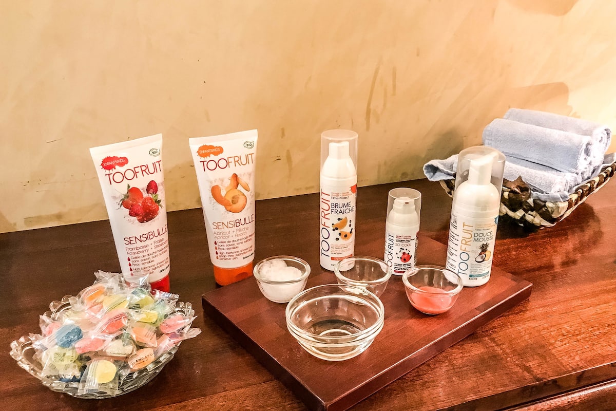 couples treatment room(s), sauna, hot tub, hot springs/mineral springs