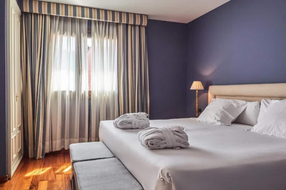 In-room safe, desk, free WiFi, bed sheets