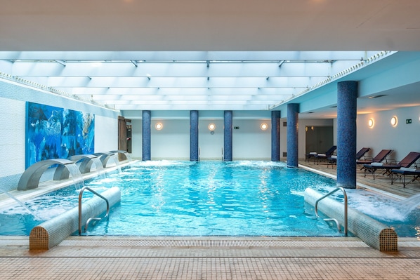 Couples treatment room(s), sauna, hot tub, hot springs/mineral springs