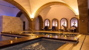 Behandlungsräume für Paare, Sauna, Whirlpool, Thermalbad/Mineralquelle