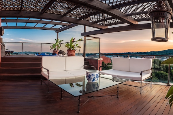 Master Suite | In-room safe, desk, free WiFi, bed sheets