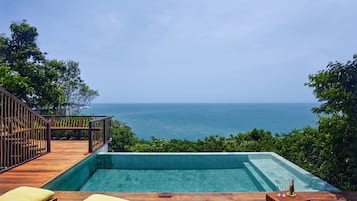 Ocean Front Pool Villa | เครื่องนอนระดับพรีเมียม, เตียง Select Comfort, มินิบาร์