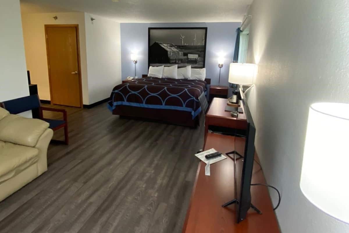 Desk, iron/ironing board, free cots/infant beds, free WiFi