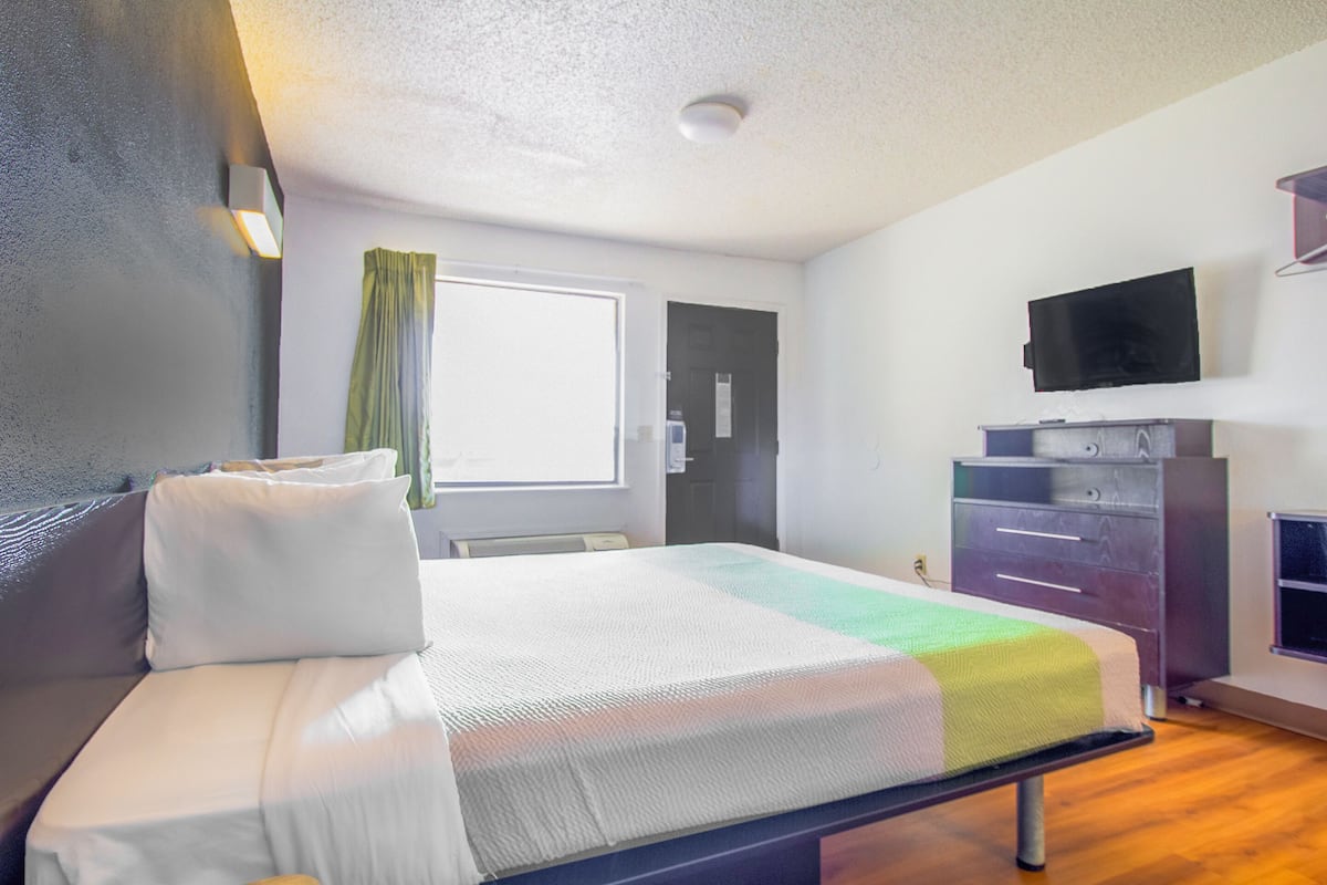 Desk, iron/ironing board (on request), WiFi (free), alarm clocks