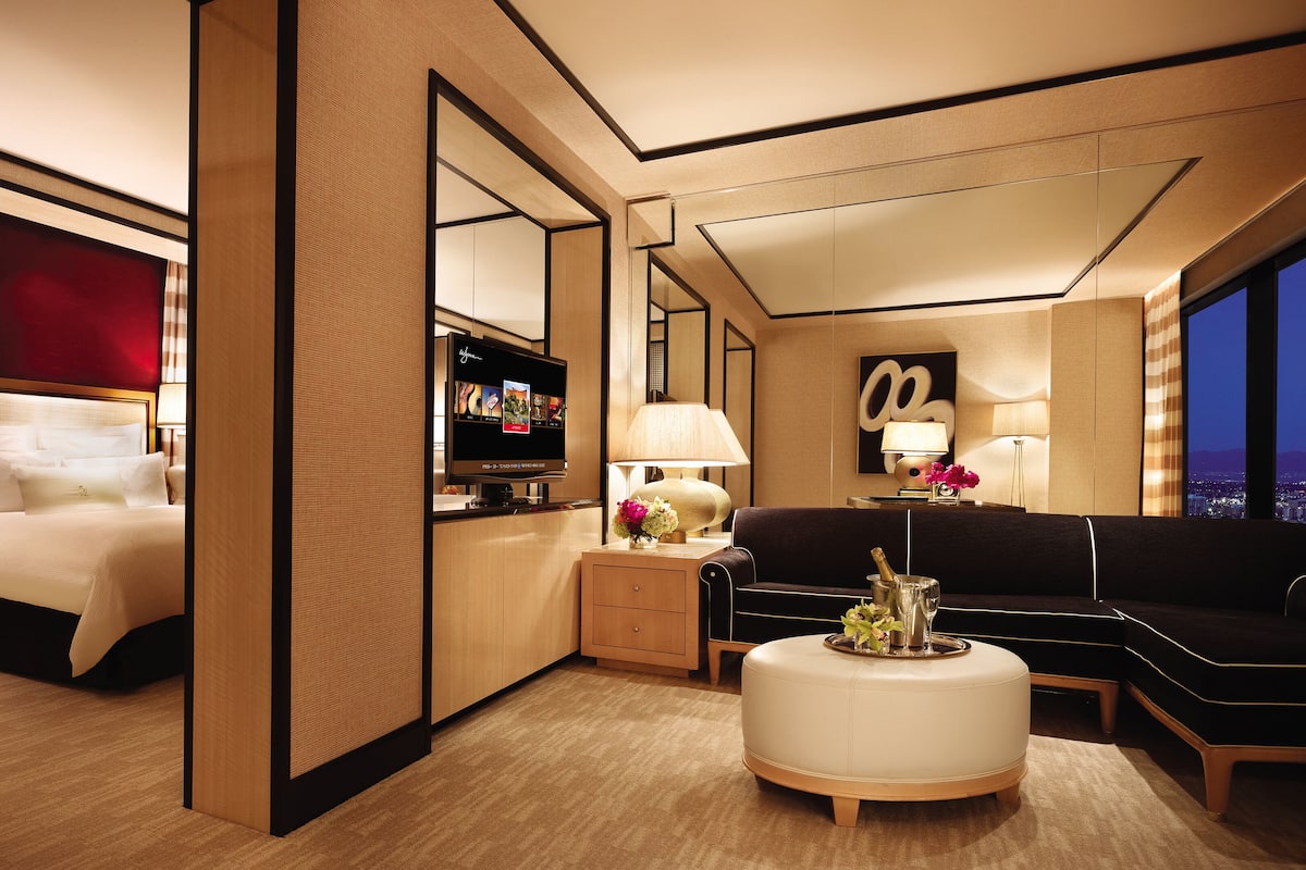 1 bedroom, premium bedding, pillowtop beds, minibar