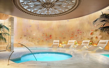 Couples treatment rooms, sauna, steam room, body treatments at Wynn Las Vegas