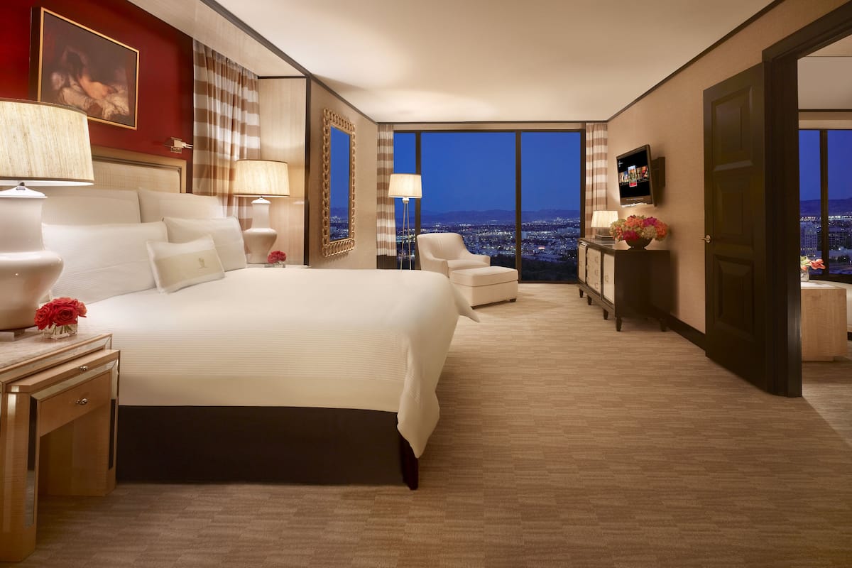 1 bedroom, premium bedding, pillowtop beds, minibar